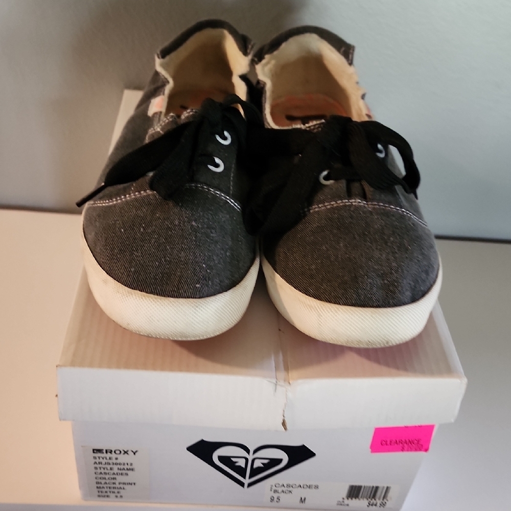 Roxy Black Casual Sneakers with Skatewear Style